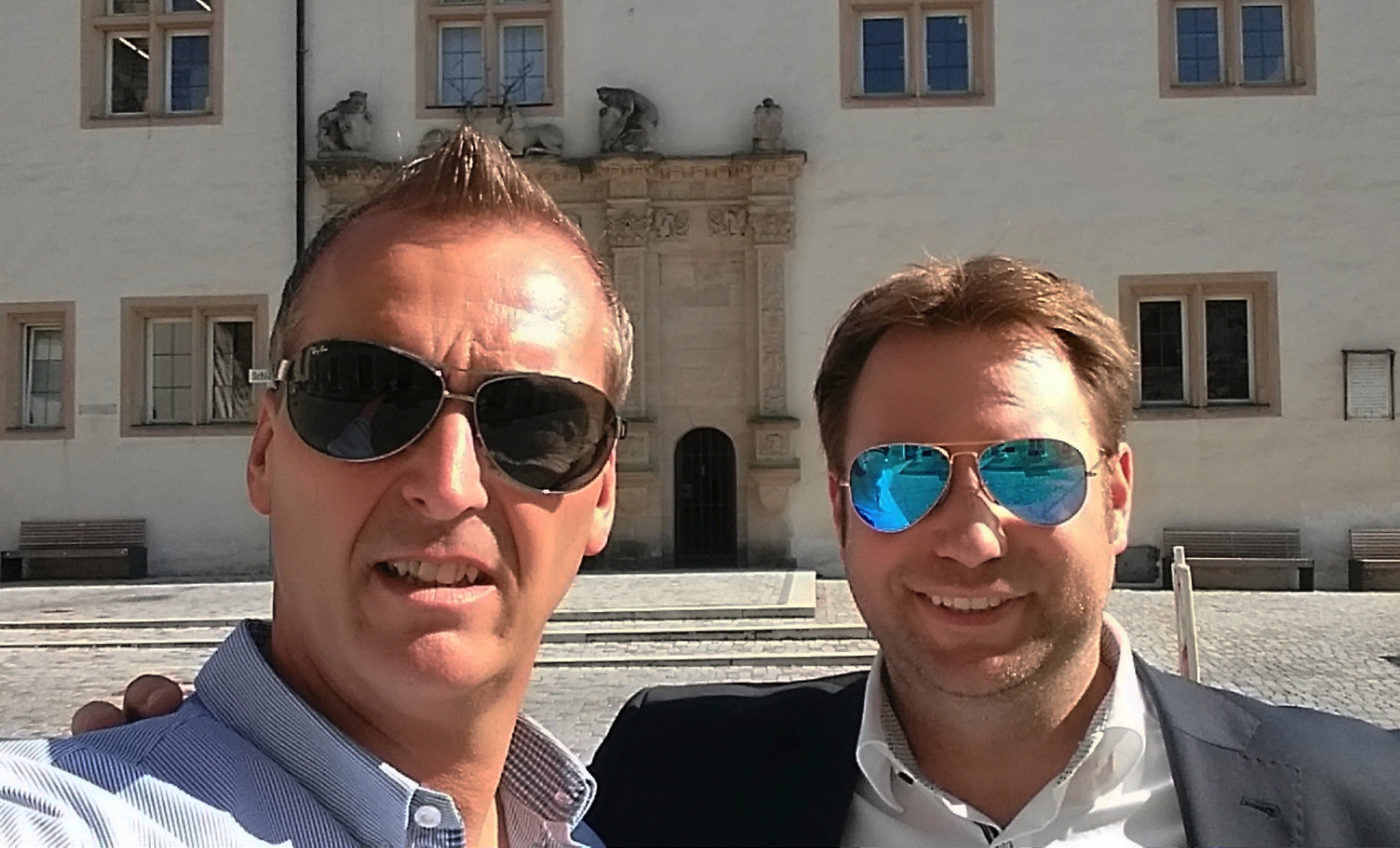 Peter Dauner und Ingo Ruhloff bei der Unterzeichnung des Gesellschaftervertrags zur Gründung von Ruhloff & Dauner am 20. Juli 2016 im Notariat des Amtsgerichts Göppingen.